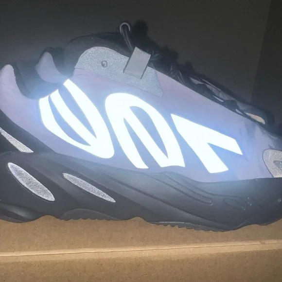 Yeezy 700 MNVN